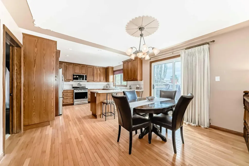 71 Edenwold Place NW Calgary AB T3A 3T8