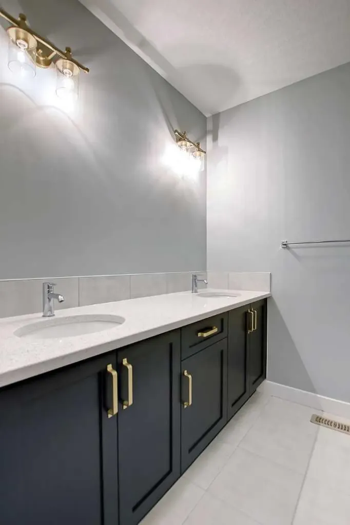 2085 Cobblespring Avenue SW Airdrie AB T4B 5z6