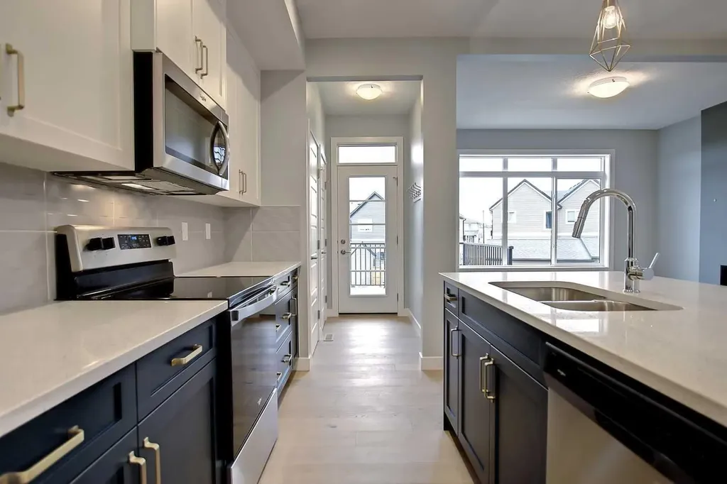 2085 Cobblespring Avenue SW Airdrie AB T4B 5z6
