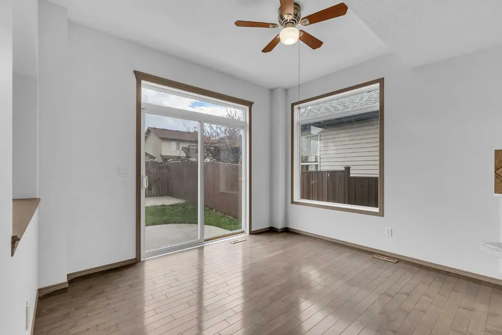 35 New Brighton Manor SE Calgary AB T2Z 4G8