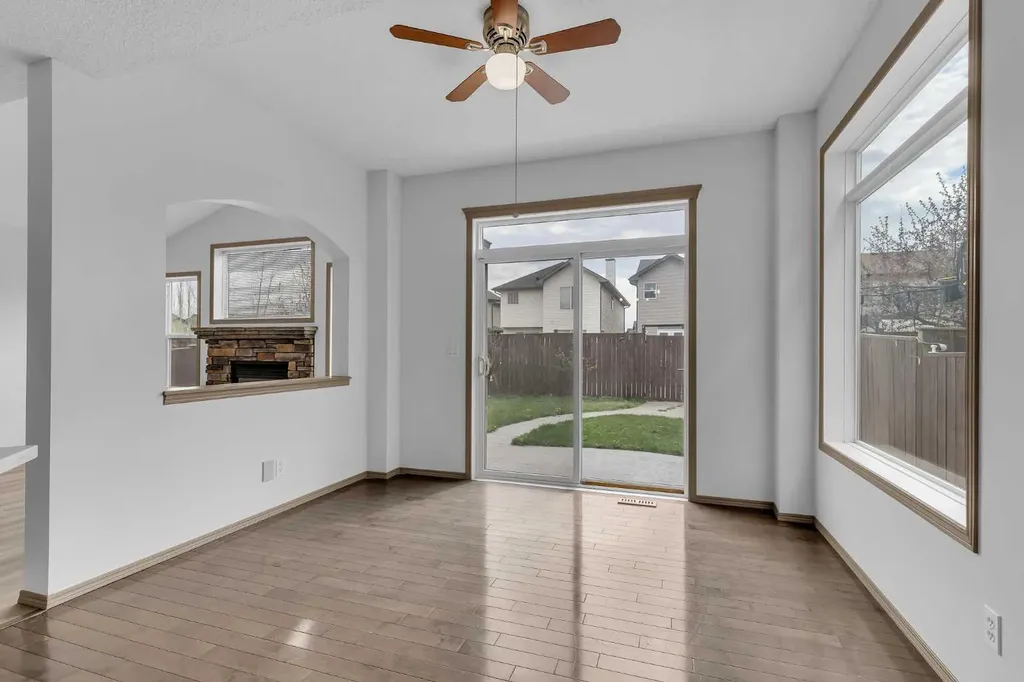 35 New Brighton Manor SE Calgary AB T2Z 4G8