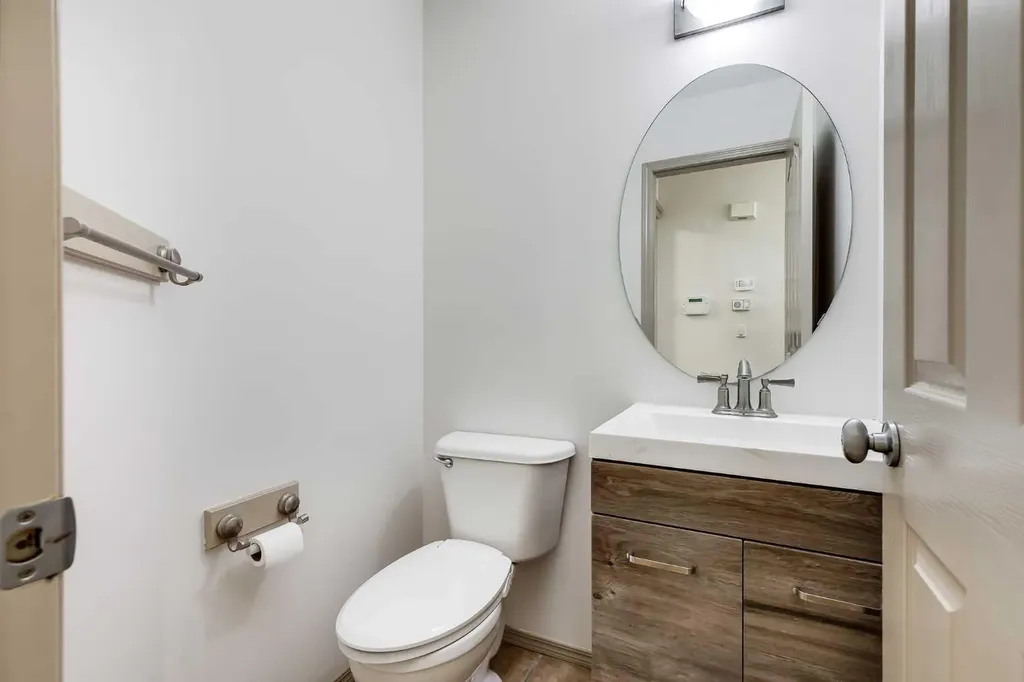 35 New Brighton Manor SE Calgary AB T2Z 4G8