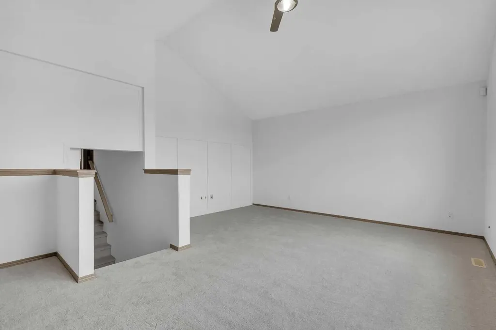 35 New Brighton Manor SE Calgary AB T2Z 4G8