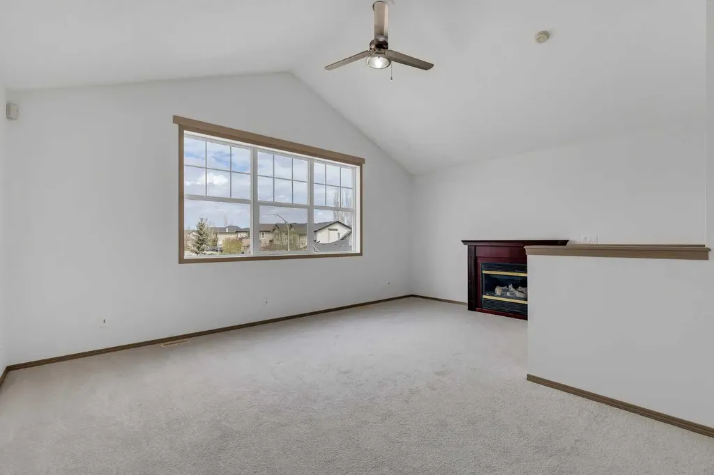 35 New Brighton Manor SE Calgary AB T2Z 4G8