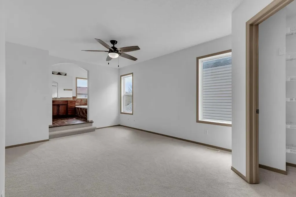 35 New Brighton Manor SE Calgary AB T2Z 4G8