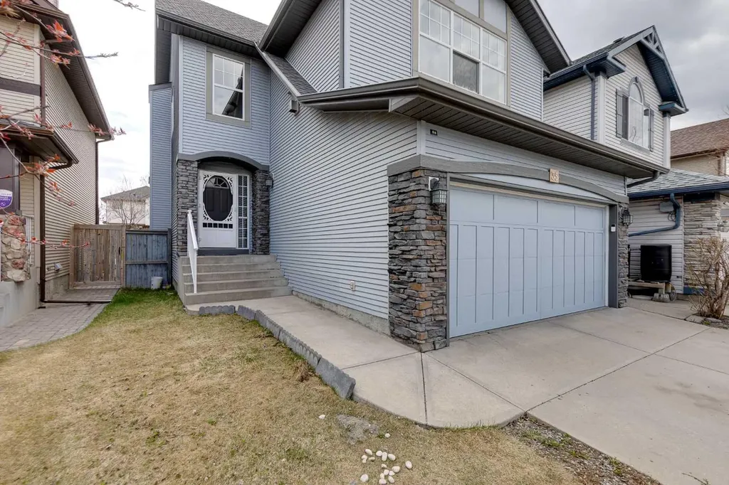 35 New Brighton Manor SE Calgary AB T2Z 4G8