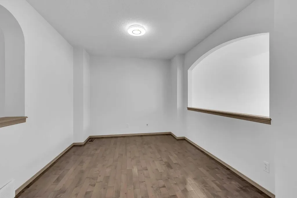 35 New Brighton Manor SE Calgary AB T2Z 4G8