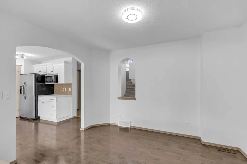 35 New Brighton Manor SE Calgary AB T2Z 4G8