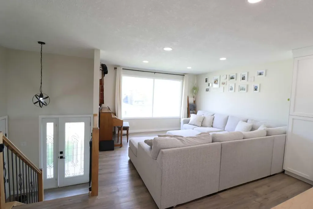 3918 52 Street Taber AB T1G 1B7