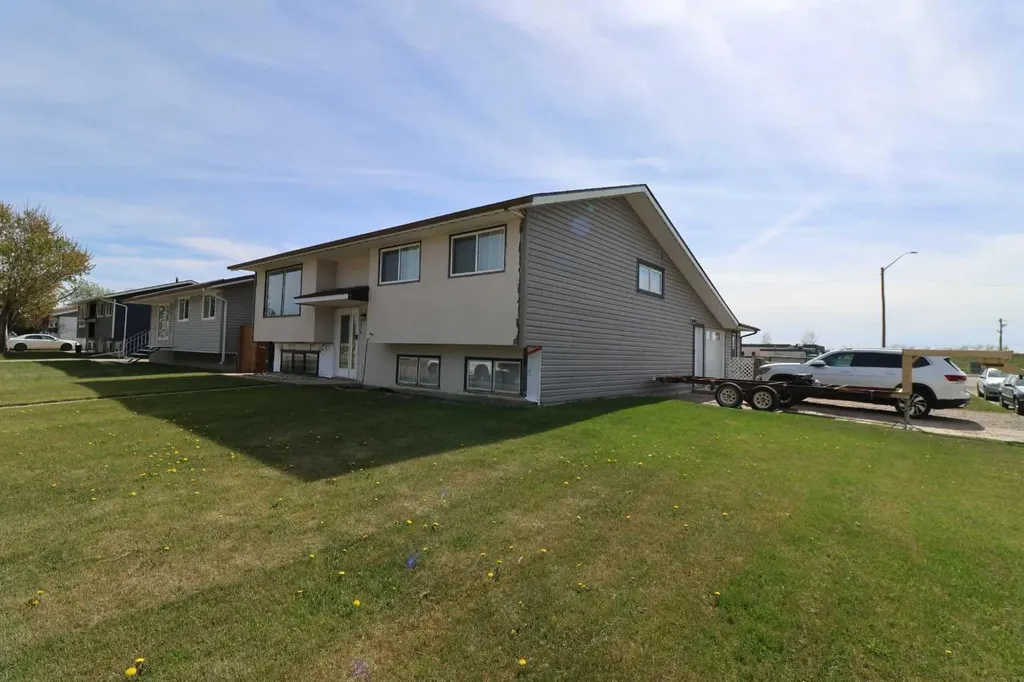 3918 52 Street Taber AB T1G 1B7