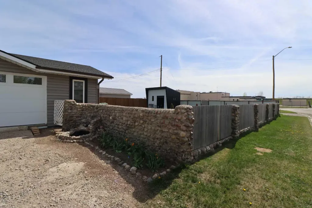 3918 52 Street Taber AB T1G 1B7
