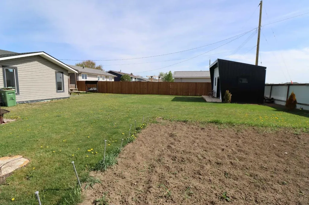 3918 52 Street Taber AB T1G 1B7