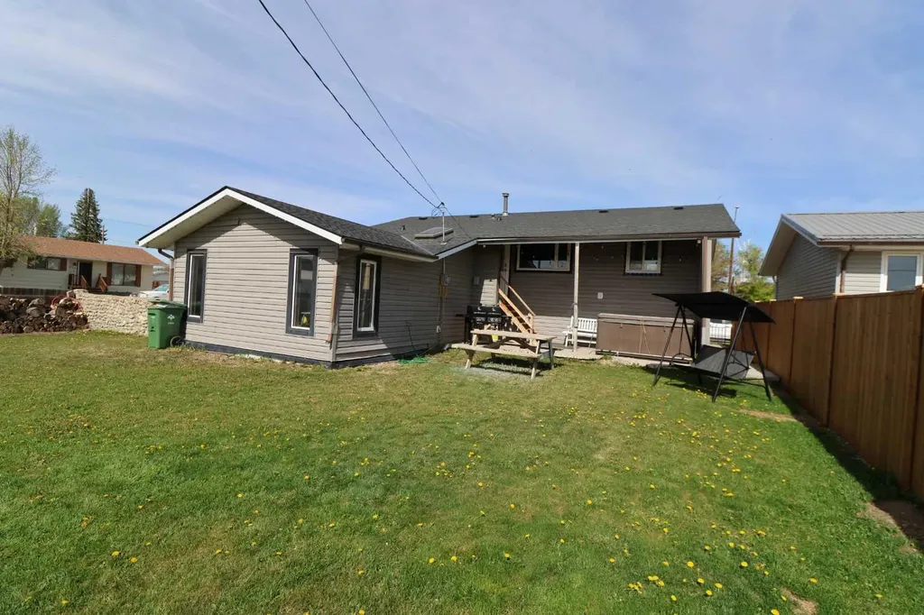 3918 52 Street Taber AB T1G 1B7