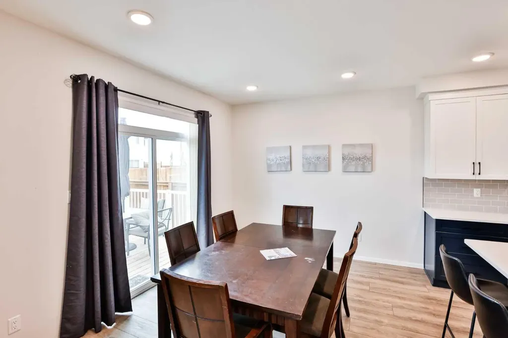 1109 Pacific Circle W Lethbridge AB T1J 5V5