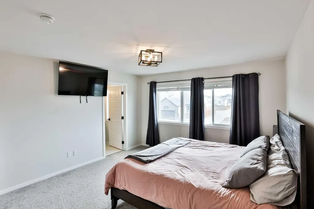 1109 Pacific Circle W Lethbridge AB T1J 5V5