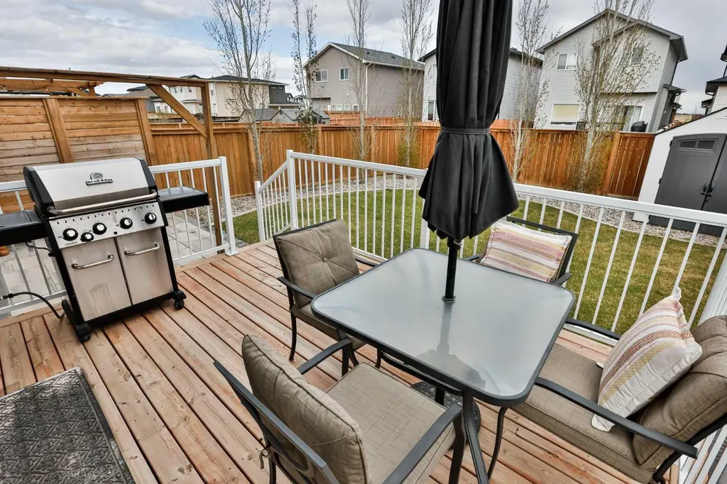 1109 Pacific Circle W Lethbridge AB T1J 5V5