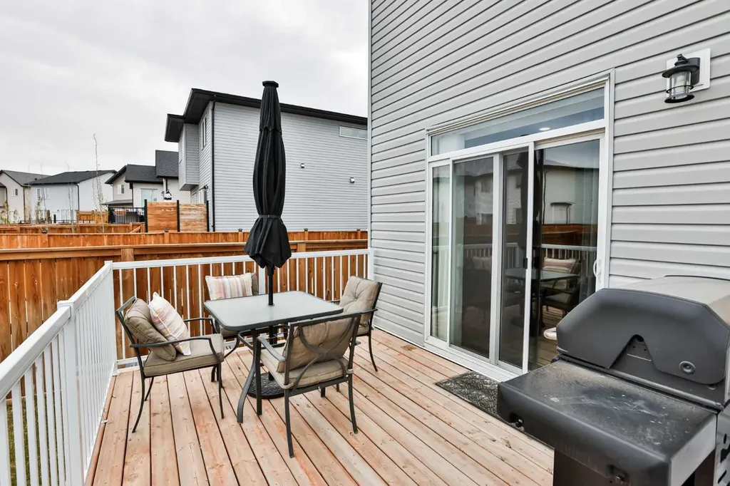 1109 Pacific Circle W Lethbridge AB T1J 5V5