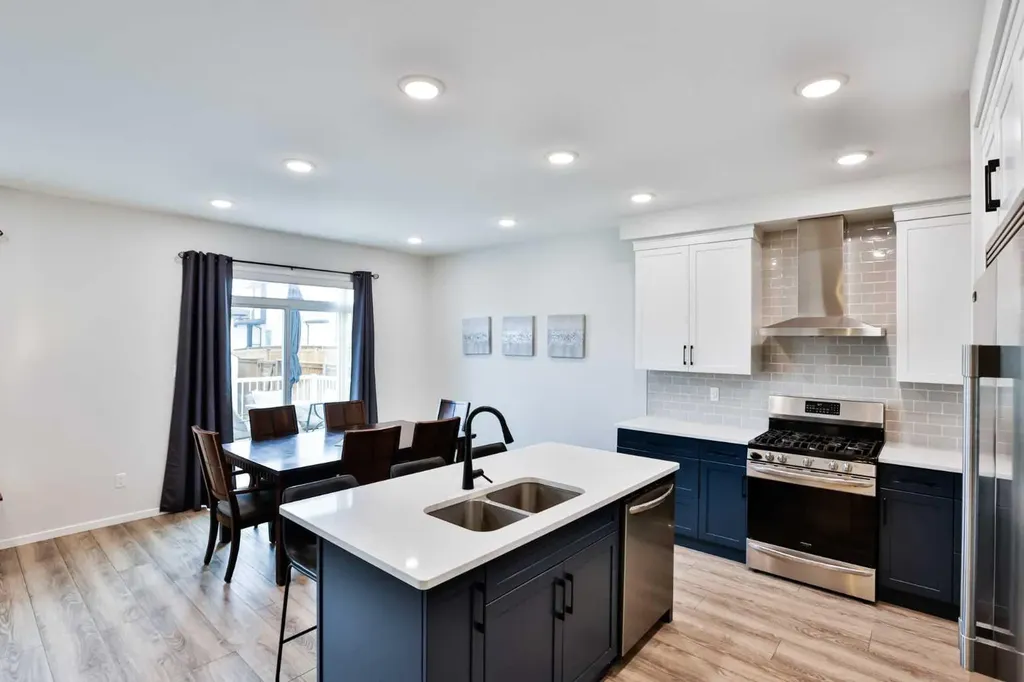 1109 Pacific Circle W Lethbridge AB T1J 5V5