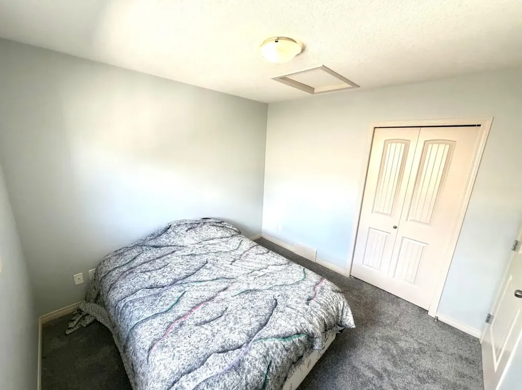 8829 89 Avenue Grande Prairie AB T8X 0C6