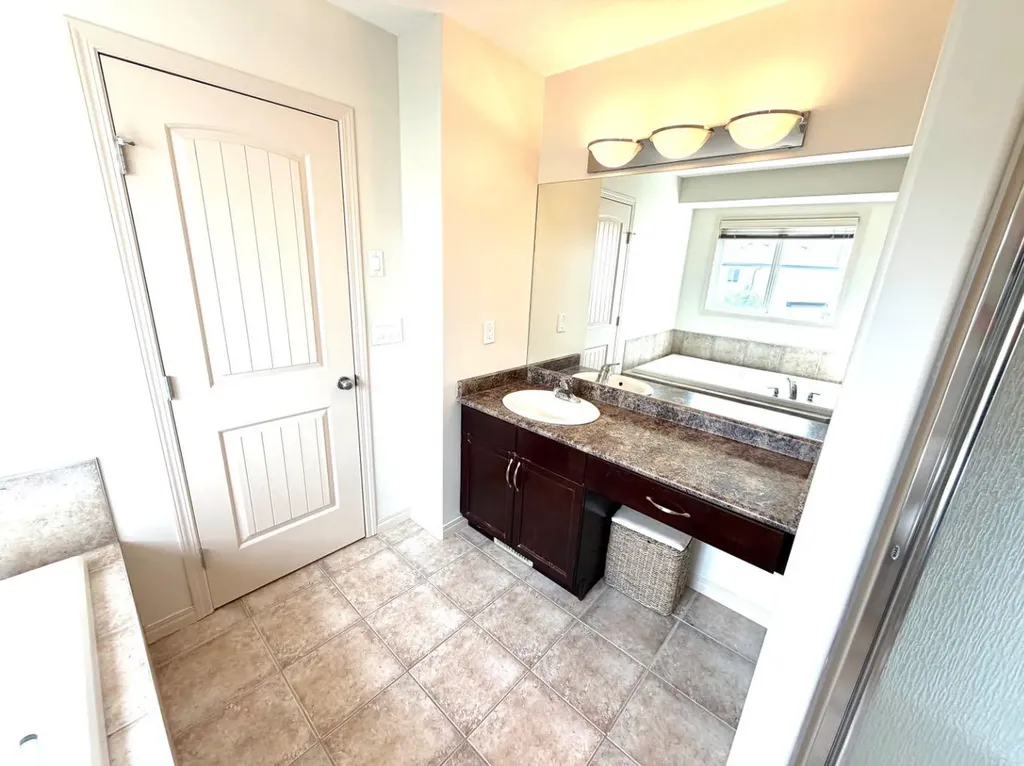 8829 89 Avenue Grande Prairie AB T8X 0C6