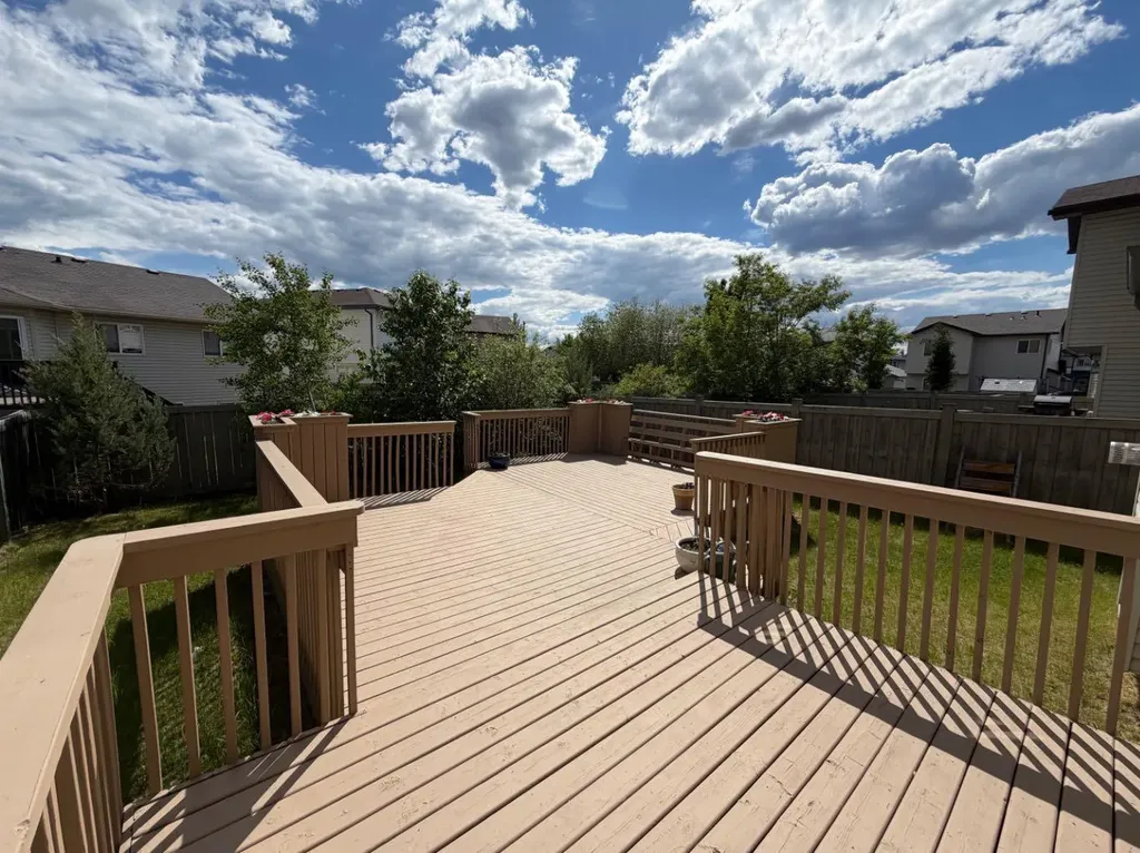 8829 89 Avenue Grande Prairie AB T8X 0C6
