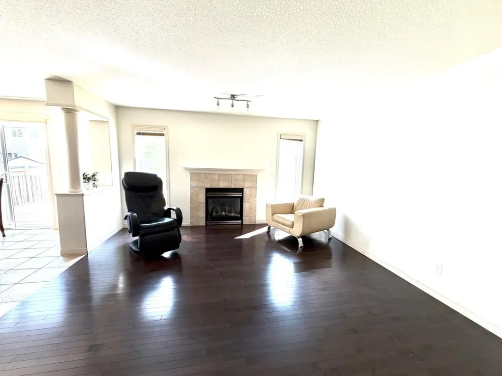 8829 89 Avenue Grande Prairie AB T8X 0C6