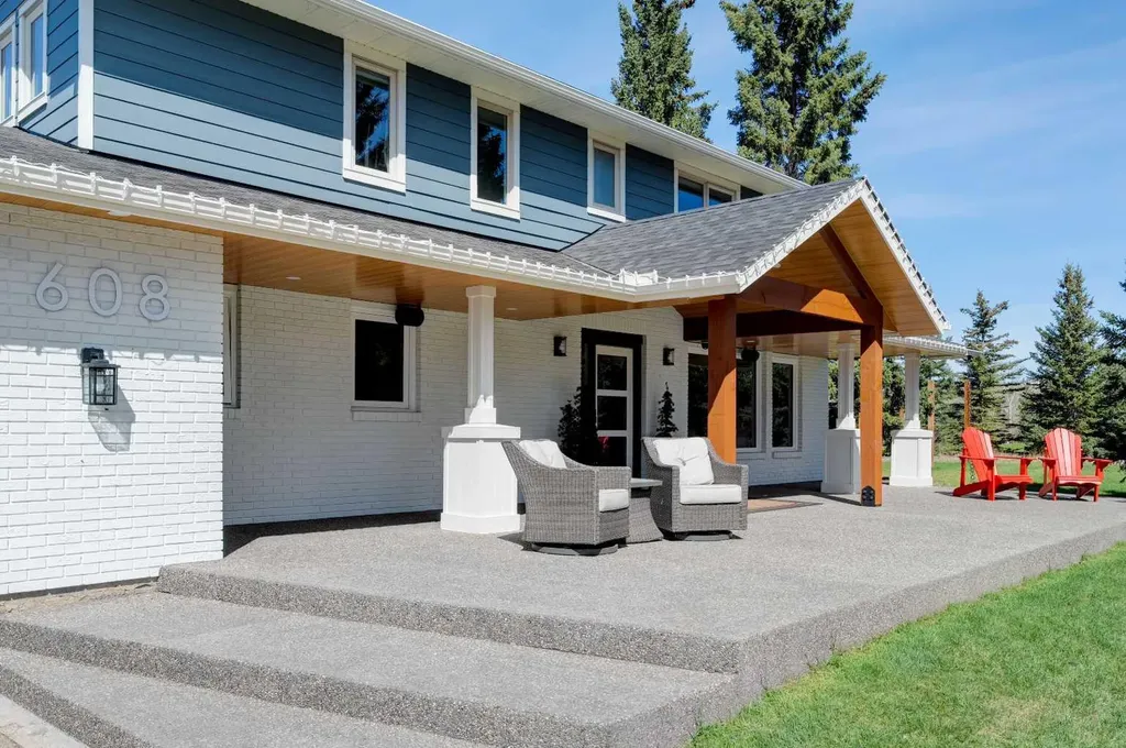 608 Bearspaw Village Road Rural Rocky View County AB T3L2P1
