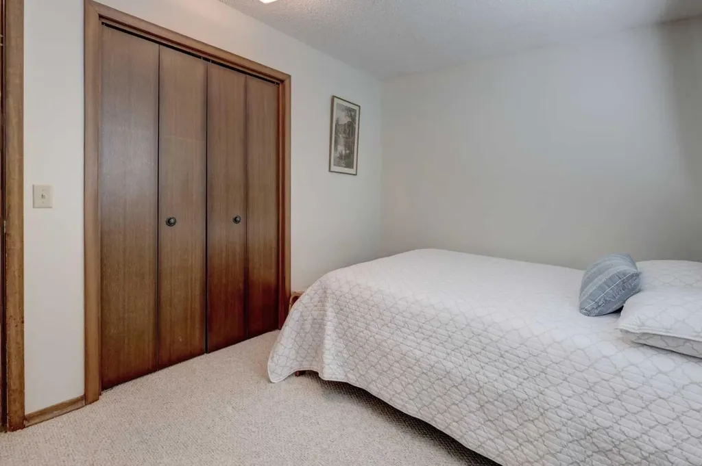 108 Templeview Place NE Calgary AB T1Y 3S2