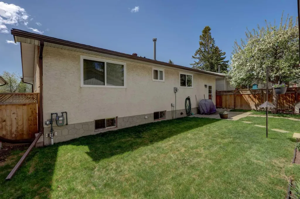 108 Templeview Place NE Calgary AB T1Y 3S2