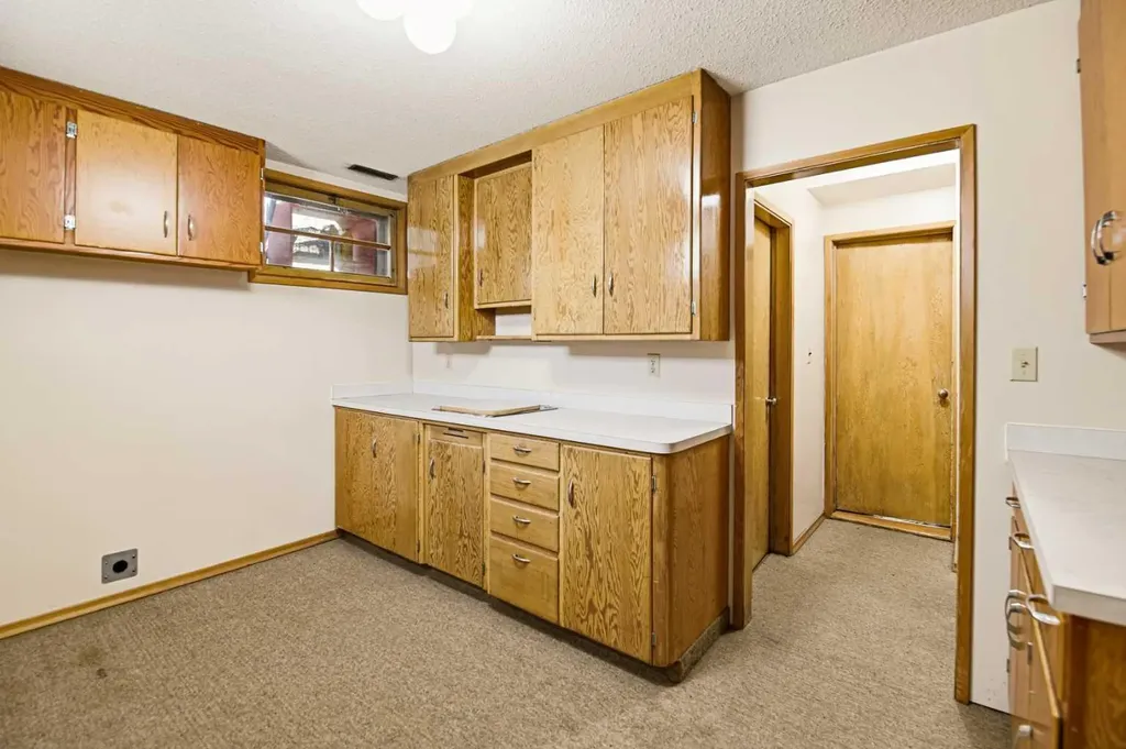 4110 52 Street Red Deer AB T4N 2B9