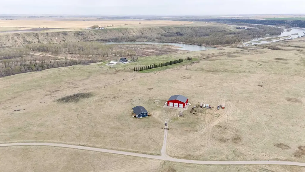 274128 320 Street E Rural Foothills County AB T0L 0J0