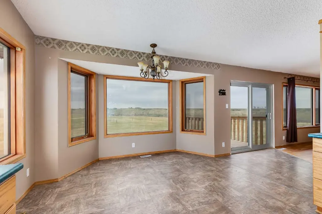 274128 320 Street E Rural Foothills County AB T0L 0J0