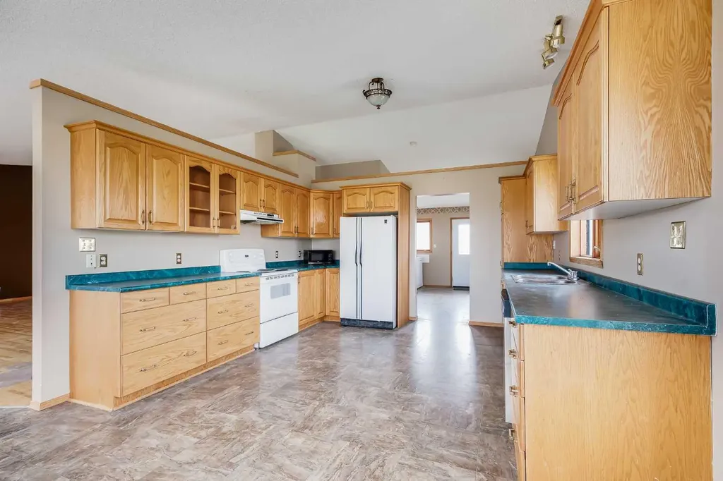 274128 320 Street E Rural Foothills County AB T0L 0J0