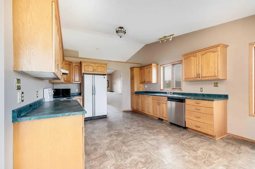 274128 320 Street E Rural Foothills County AB T0L 0J0