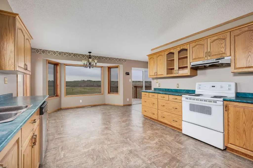 274128 320 Street E Rural Foothills County AB T0L 0J0