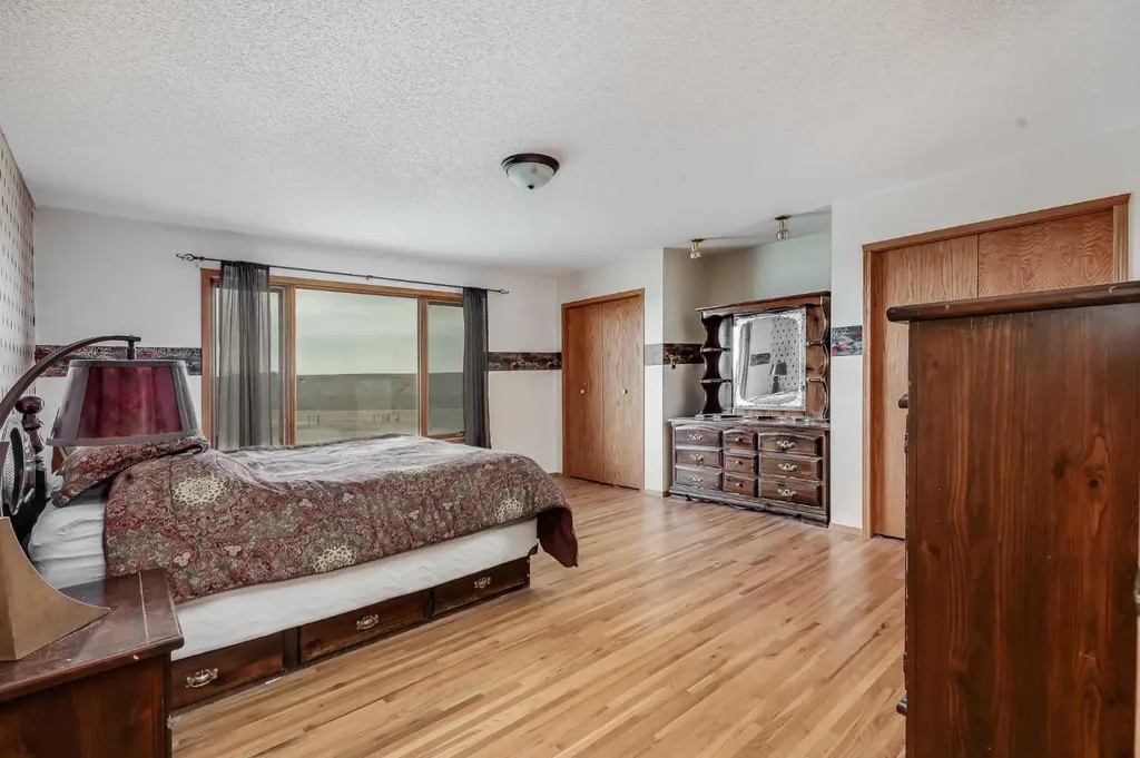 274128 320 Street E Rural Foothills County AB T0L 0J0