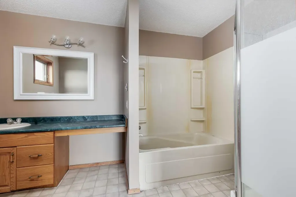 274128 320 Street E Rural Foothills County AB T0L 0J0