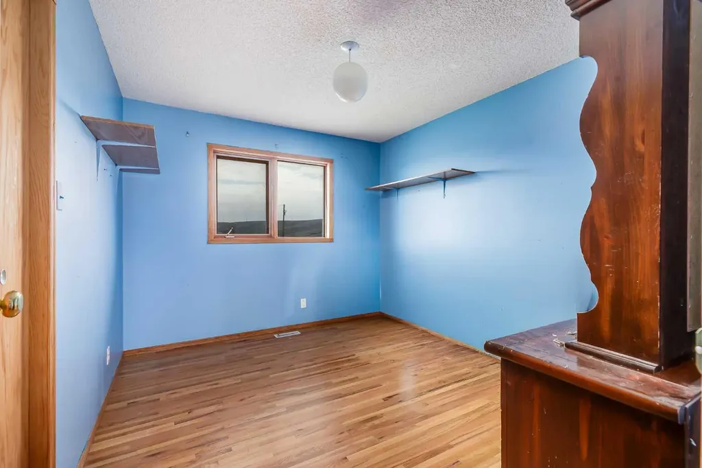 274128 320 Street E Rural Foothills County AB T0L 0J0