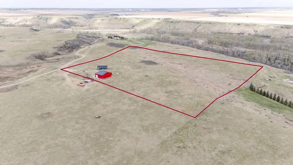 274128 320 Street E Rural Foothills County AB T0L 0J0