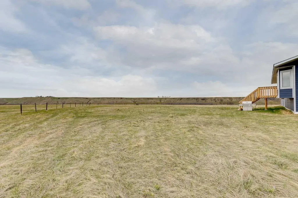 274128 320 Street E Rural Foothills County AB T0L 0J0