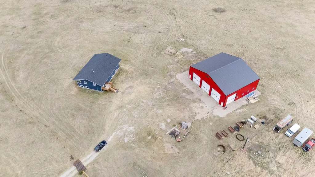 274128 320 Street E Rural Foothills County AB T0L 0J0
