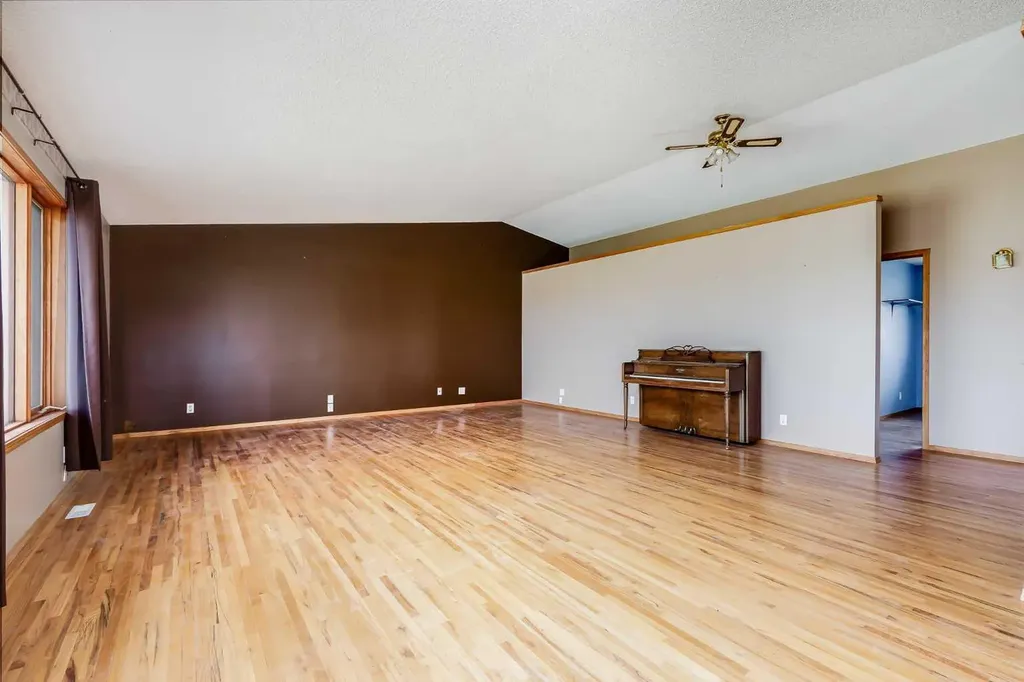 274128 320 Street E Rural Foothills County AB T0L 0J0