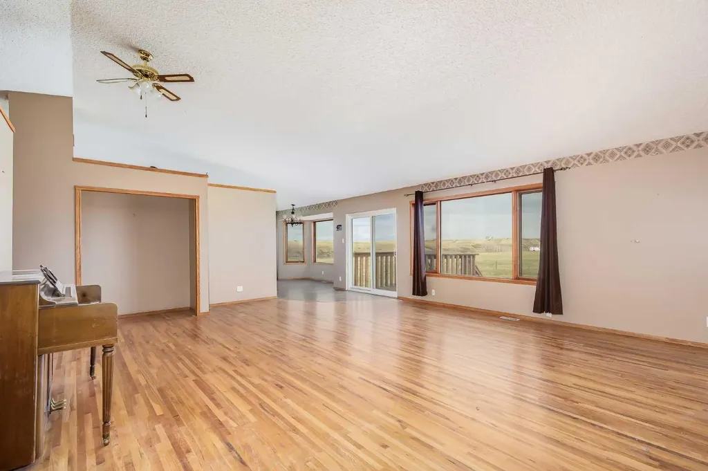 274128 320 Street E Rural Foothills County AB T0L 0J0