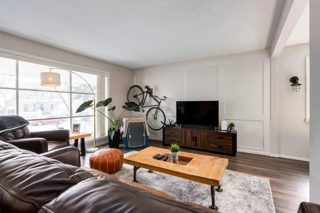 1415 43 Street SW Calgary AB T3C 2A3