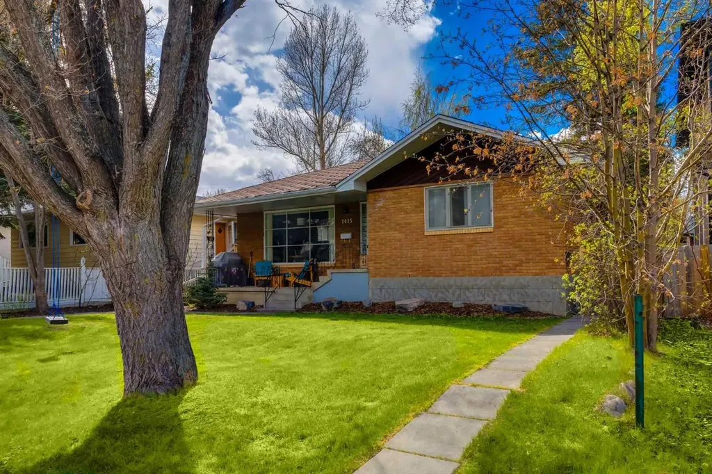 1415 43 Street SW Calgary AB T3C 2A3
