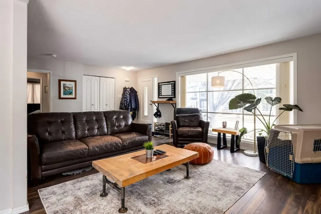 1415 43 Street SW Calgary AB T3C 2A3