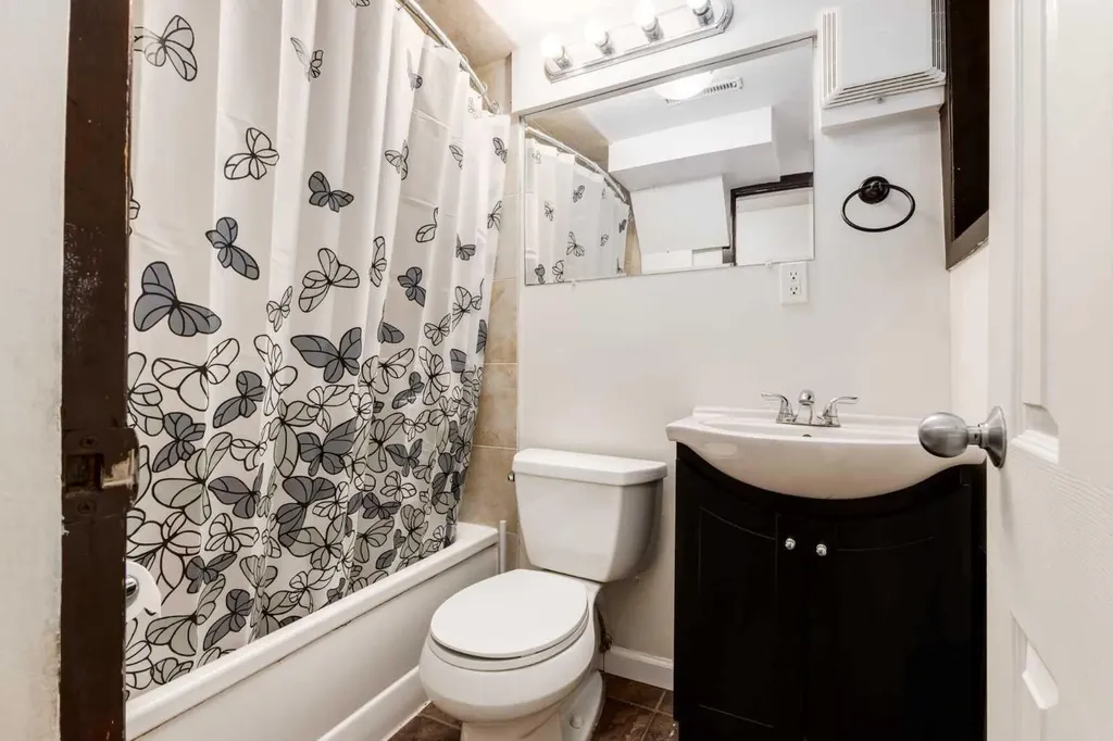 1415 43 Street SW Calgary AB T3C 2A3