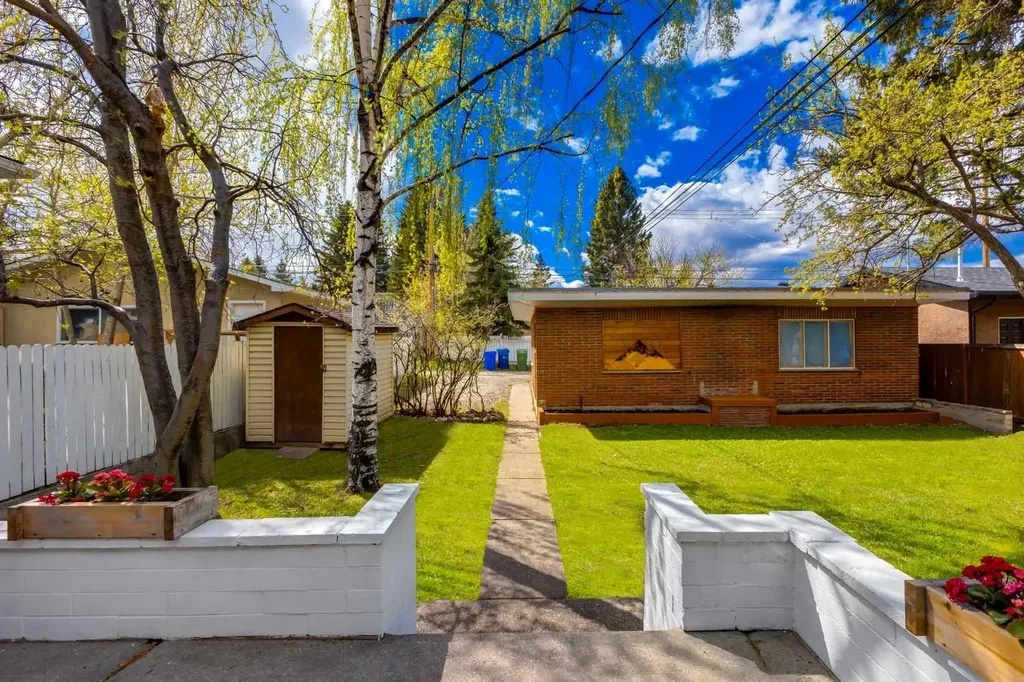 1415 43 Street SW Calgary AB T3C 2A3