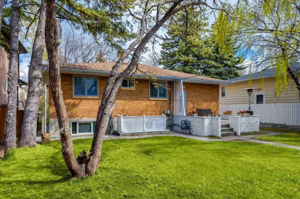 1415 43 Street SW Calgary AB T3C 2A3