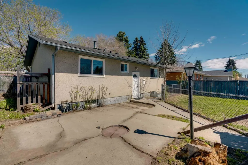 5203 Memorial Drive SE Calgary AB T2A 2P9